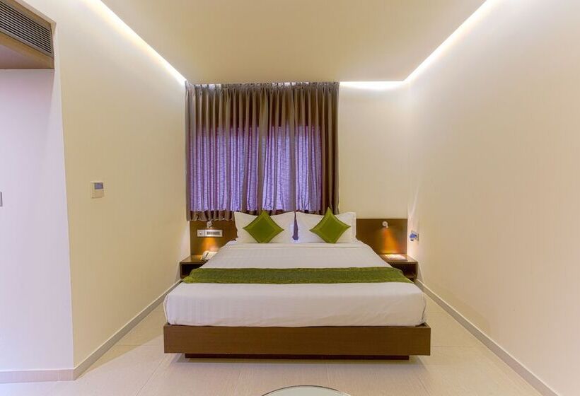 Fotos del hotel Treebo Grand Premier Suites:  6