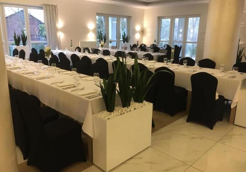 Fotos del hotel Falcon:  25