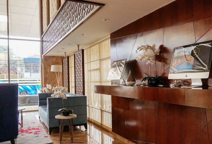 Fotos del hotel Louis Kienne Hotel Pandanaran:  12