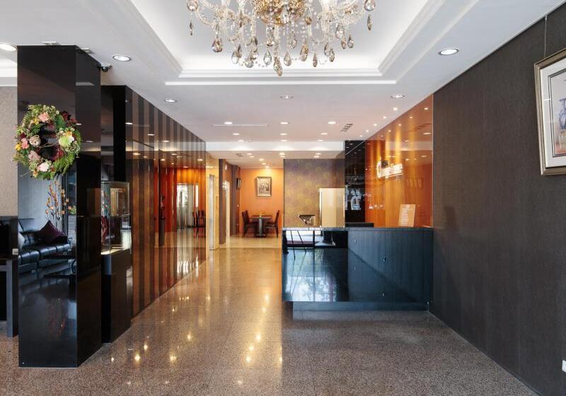 Fotos del hotel O House:  2