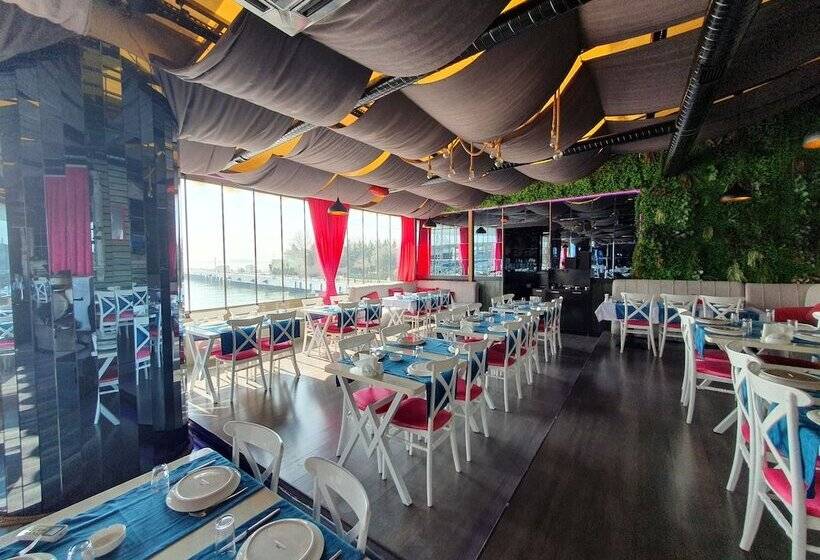 Fotos del hotel Ruma Port:  3