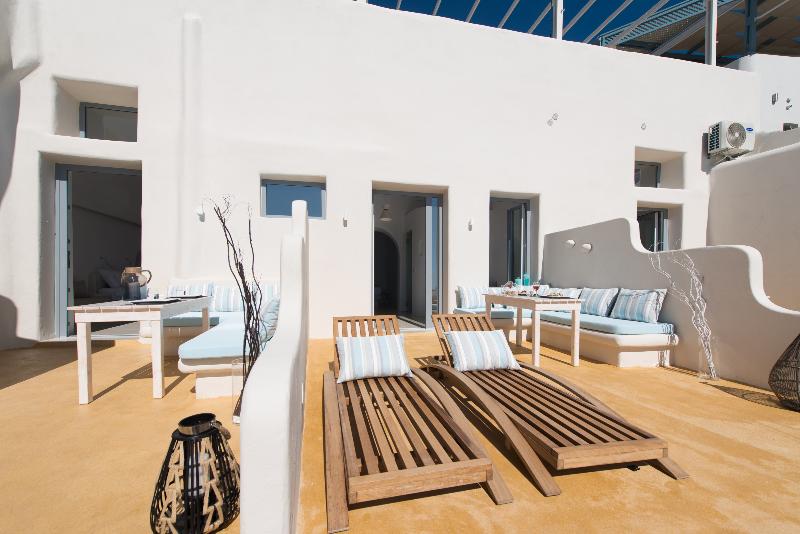 Fotos del hotel On The Cliff Suites:  2