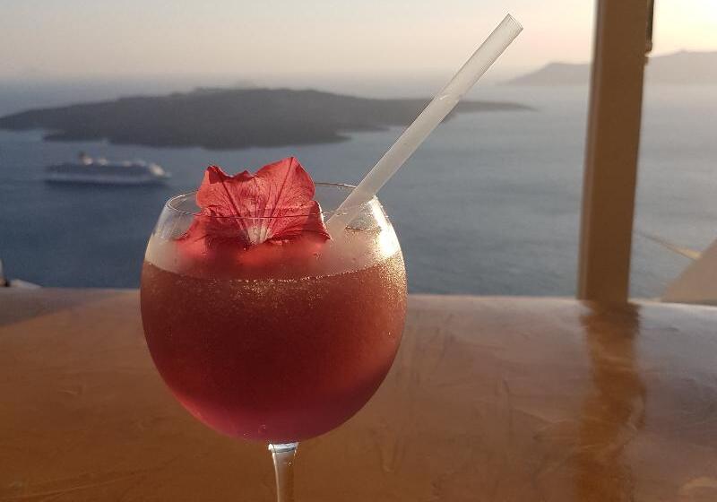 Fotos del hotel On The Cliff Suites:  3