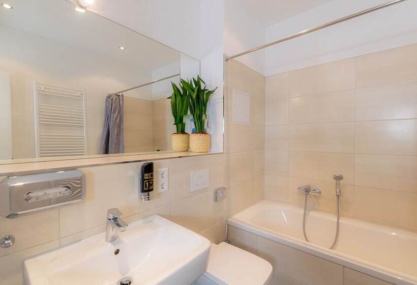 Fotos del hotel Luga Homes  Stadthaus:  22