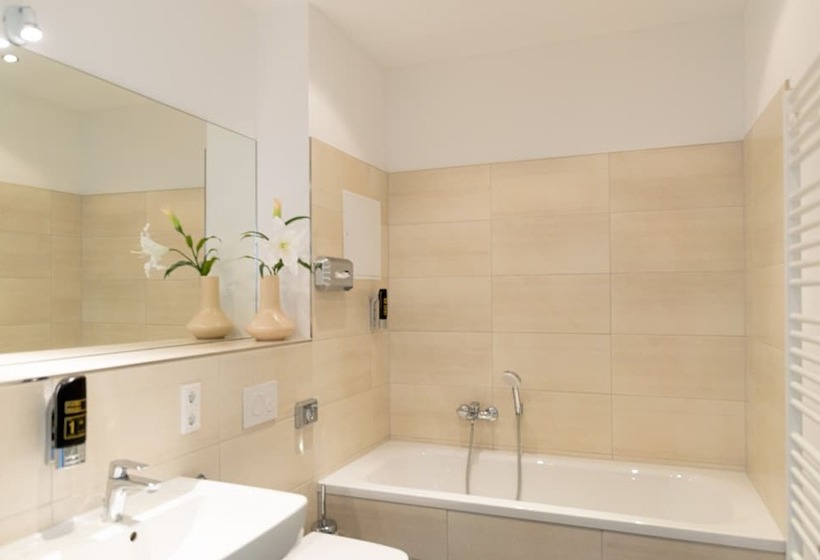 Fotos del hotel Luga Homes  Stadthaus:  24