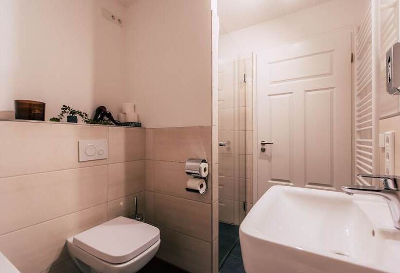 Fotos del hotel Luga Homes  Stadthaus:  21