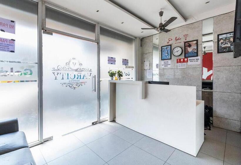 Fotos del hotel Oyo 9605 Hotel Golden Inn:  11