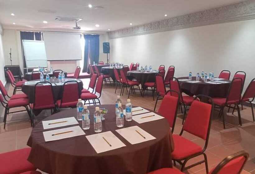 Fotos del hotel Riviera Suites Melaka:  6