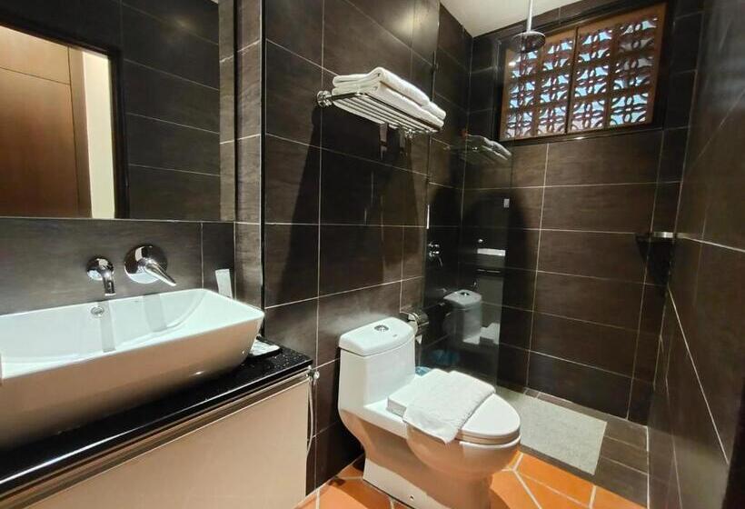 Fotos del hotel Riviera Suites Melaka:  8
