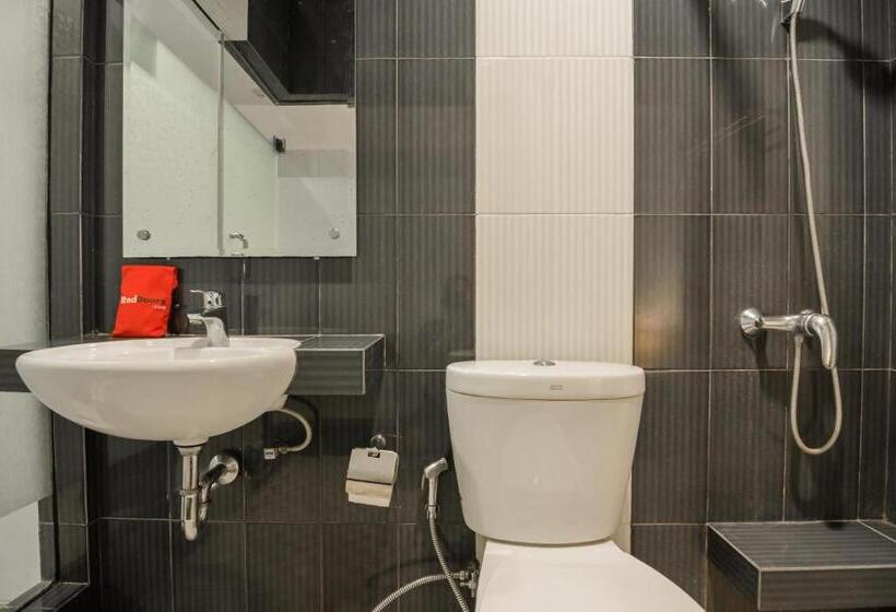 Fotos del hotel Reddoorz Plus Near Soekarno Hatta Airport 2:  6