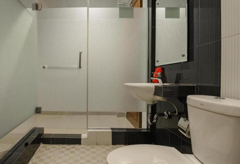 Fotos del hotel Reddoorz Plus Near Soekarno Hatta Airport 2:  10