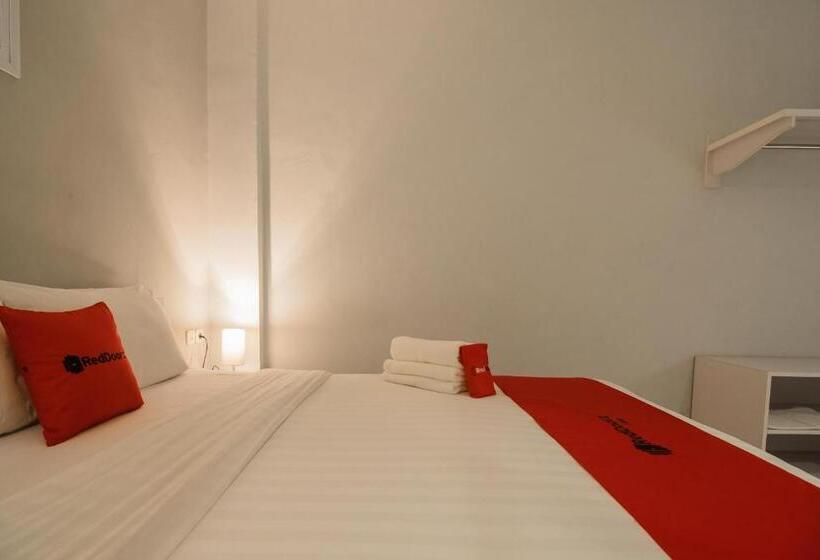 Fotos del hotel Reddoorz Plus Near Soekarno Hatta Airport 2:  15