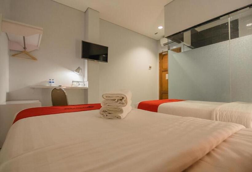 Fotos del hotel Reddoorz Plus Near Soekarno Hatta Airport 2:  11