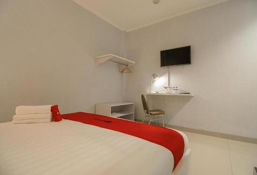 Reddoorz Plus Near Soekarno Hatta Airport 2