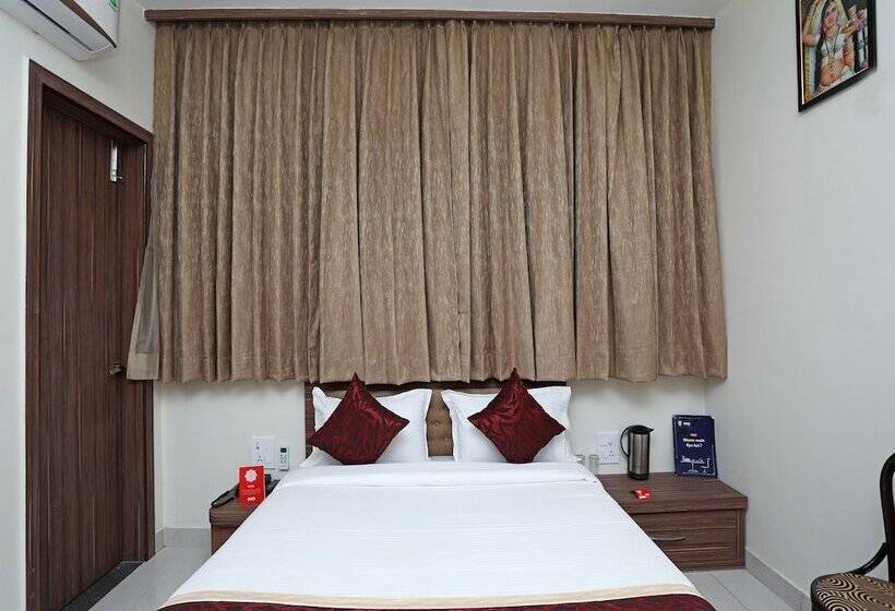 Fotos del hotel Oyo 10326 Hotel The Indra Inn:  8