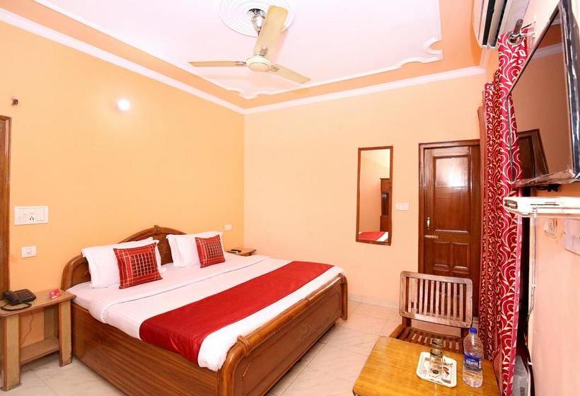 Oyo 10539 Hotel Holiday Classic