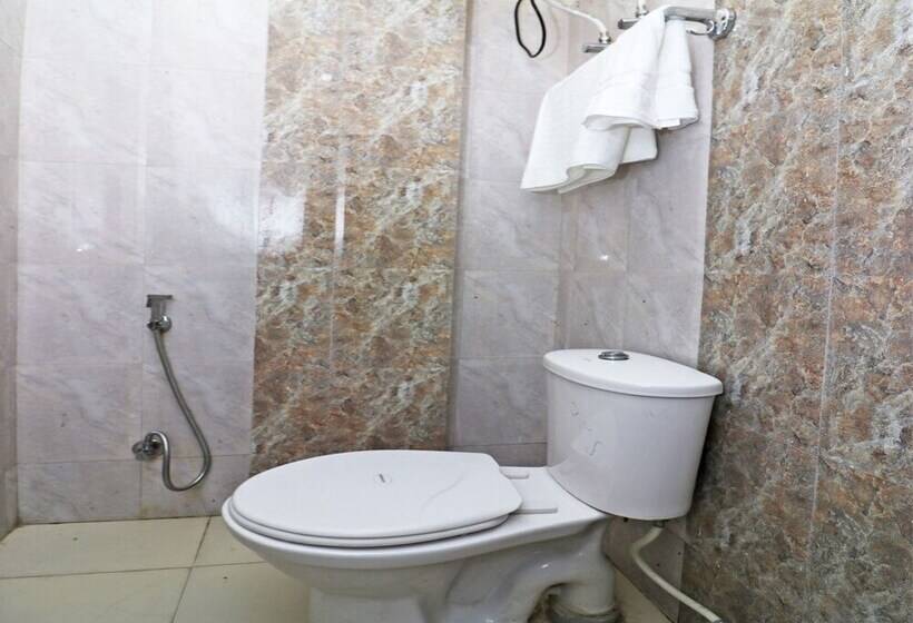 Fotos del hotel Oyo 10183 Calwien Apartment New:  12