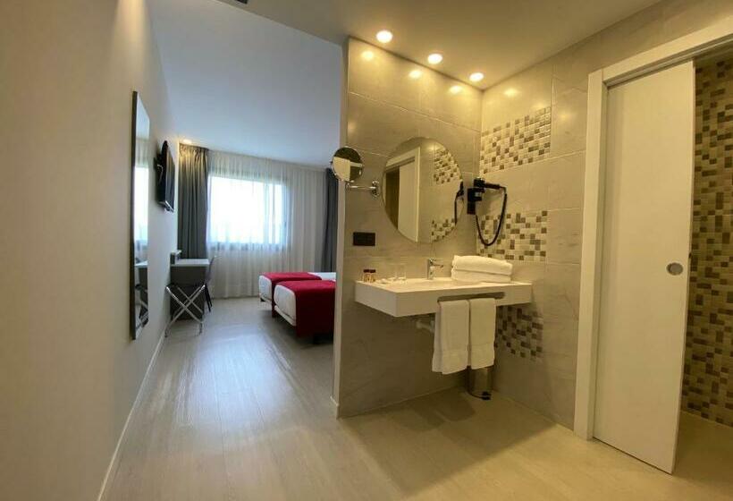 Fotos del hotel New Bilbao Airport:  13