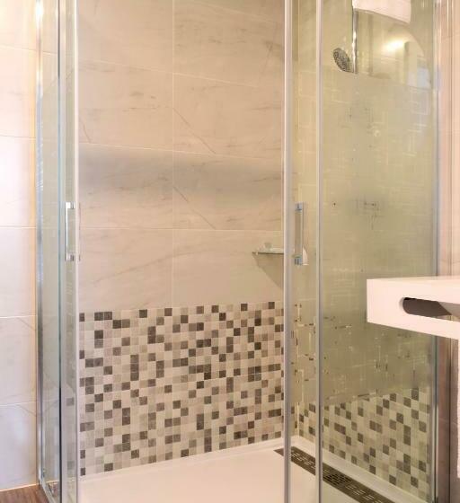 Fotos del hotel New Bilbao Airport:  15