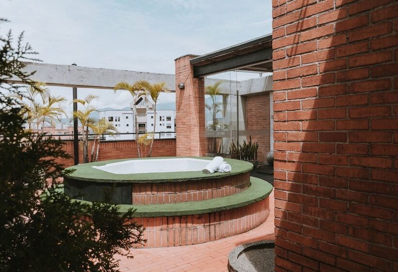 Fotos del hotel Travelers Orange Suites:  17