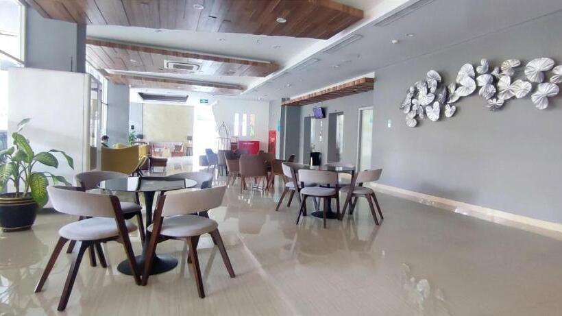 Fotos del hotel Pesonna Gresik:  4