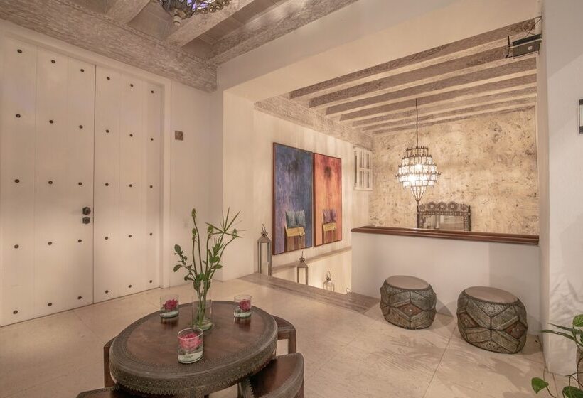 Noi Cartagena 1860  Adults Only