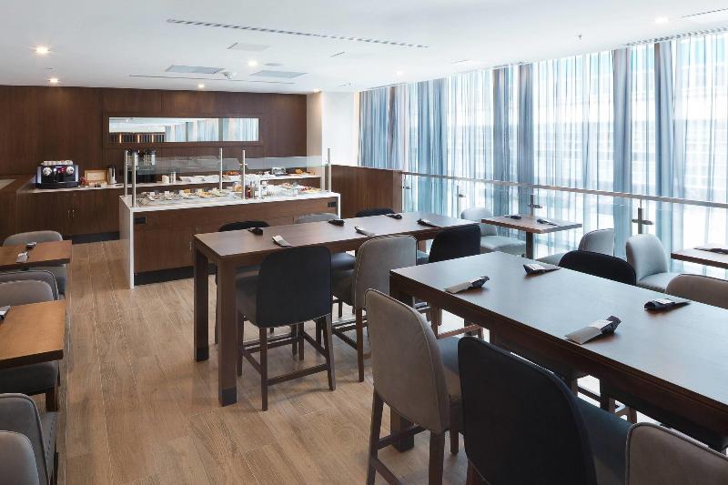 Fotos del hotel Ac  By Marriott Montreal Downtown:  8