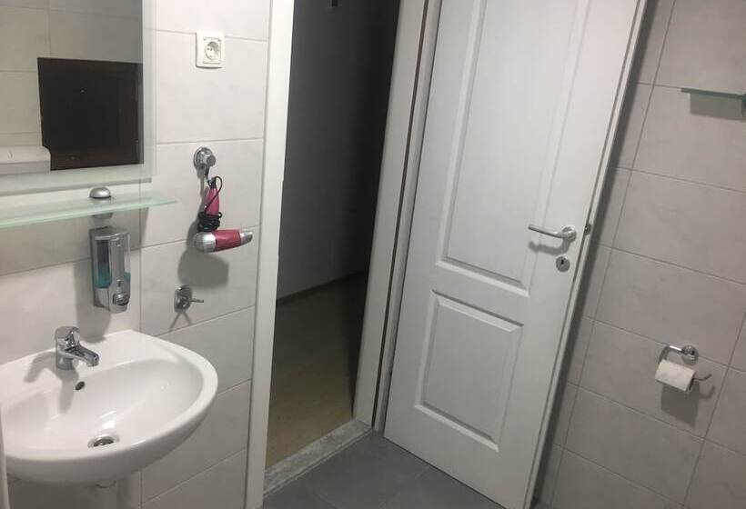 Fotos del hotel Guest House City Star:  14