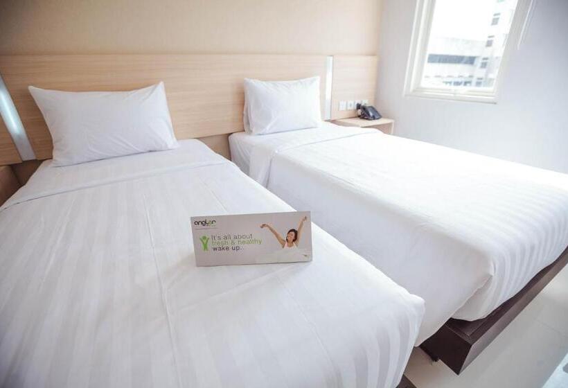 Fotos del hotel Whiz Prime Sudirman Makassar:  11