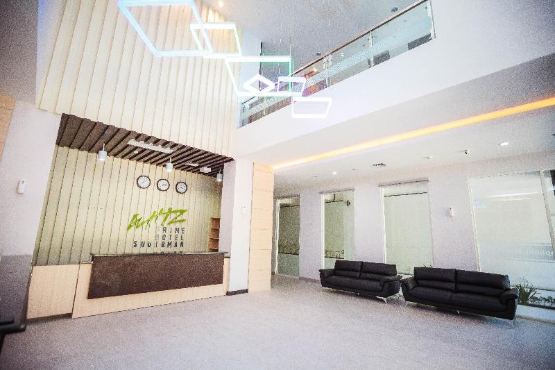 Fotos del hotel Whiz Prime Sudirman Makassar:  3