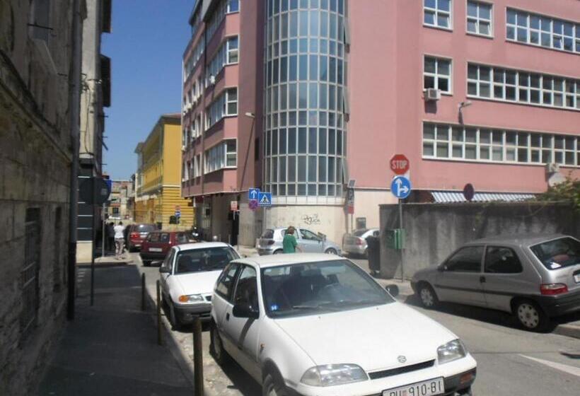 Fotos del hotel City Point Rooms & More:  5