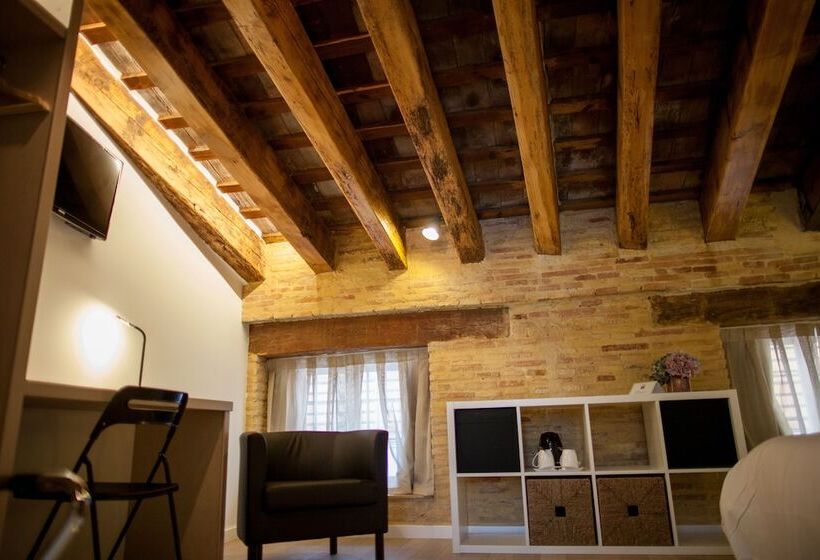 Fotos del hotel Host & Home:  15