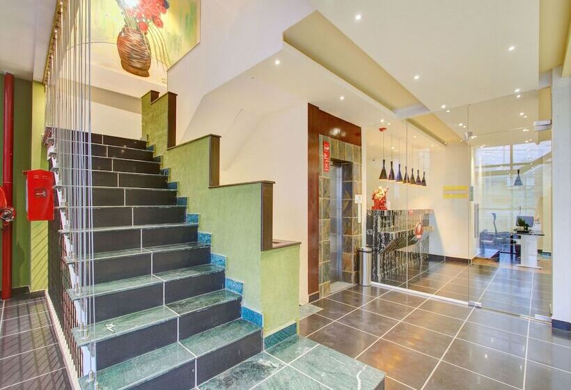 Fotos del hotel Capital O 13090 Astor:  2