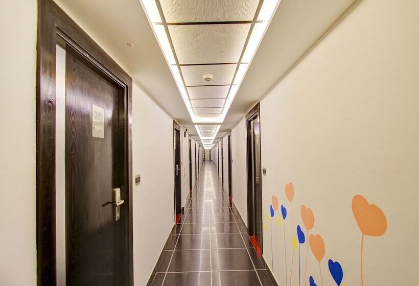 Fotos del hotel Capital O 13090 Astor:  4