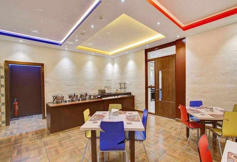 Fotos del hotel Capital O 13090 Astor:  5