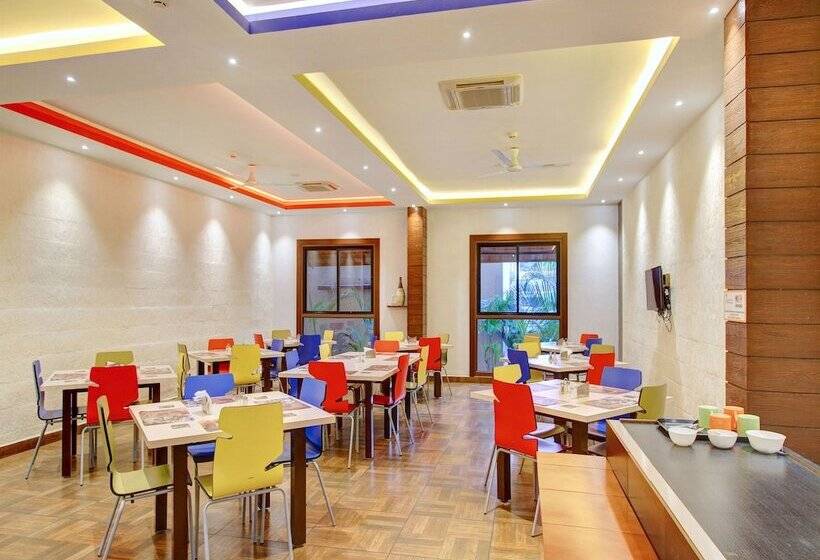 Fotos del hotel Capital O 13090 Astor:  7