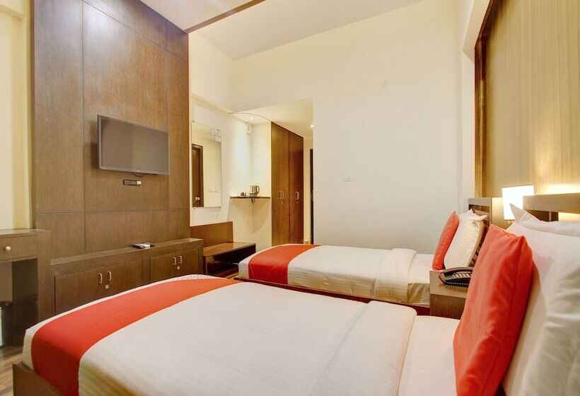 Fotos del hotel Capital O 13090 Astor:  13