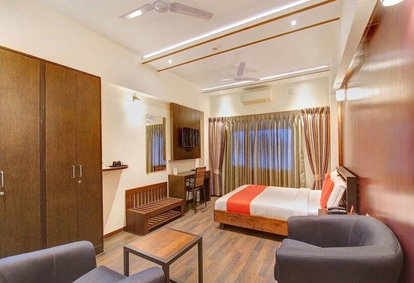 Fotos del hotel Capital O 13090 Astor:  14