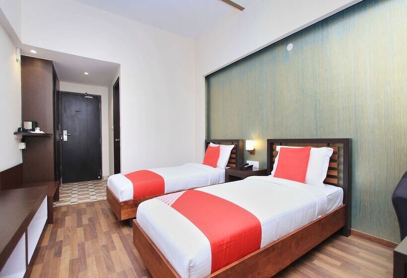 Fotos del hotel Capital O 13090 Astor:  15