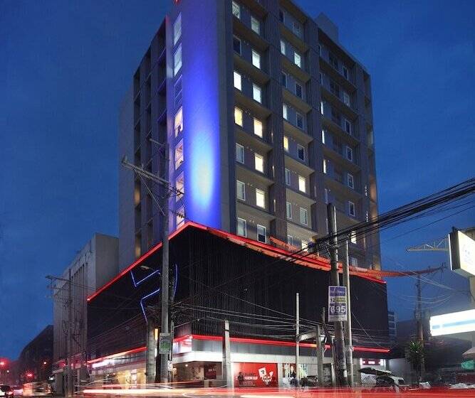 Red Planet Aurora Boulevard