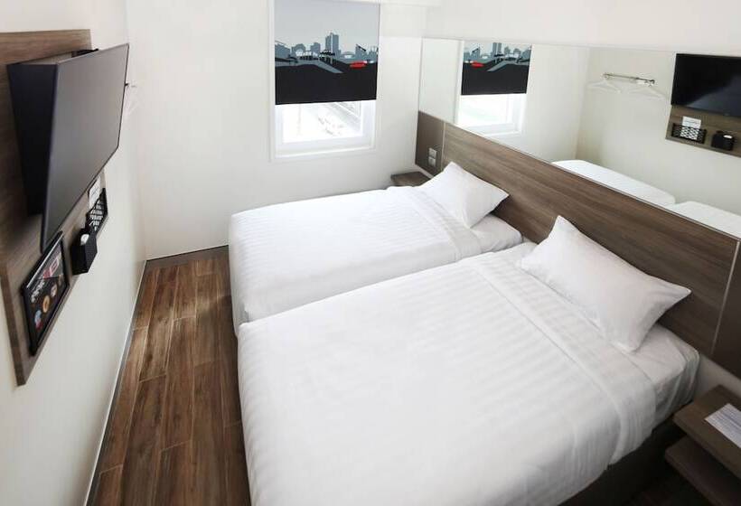 Fotos del hotel Red Planet Aurora Boulevard:  2