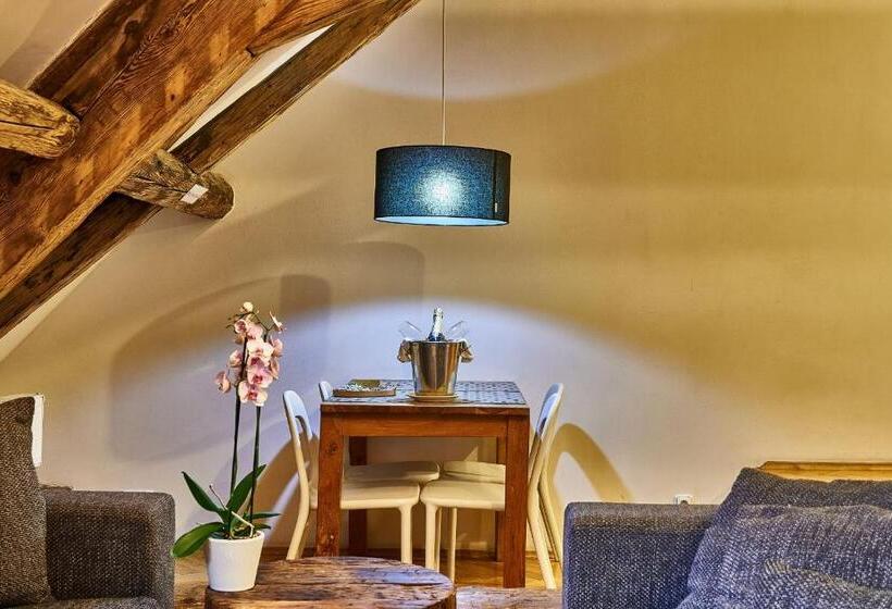 Fotos del hotel Three Golden Crowns Apartments:  24