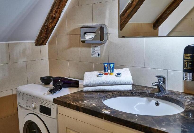 Fotos del hotel Three Golden Crowns Apartments:  5