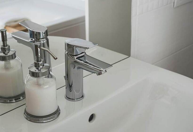 Fotos del hotel Amantra Lake View Resort:  2