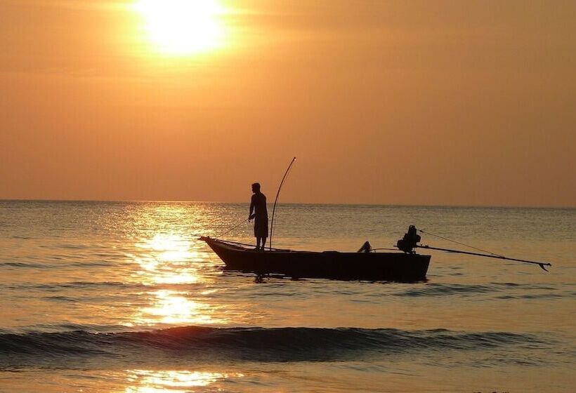 Fotos del hotel Amantra Lake View Resort:  15