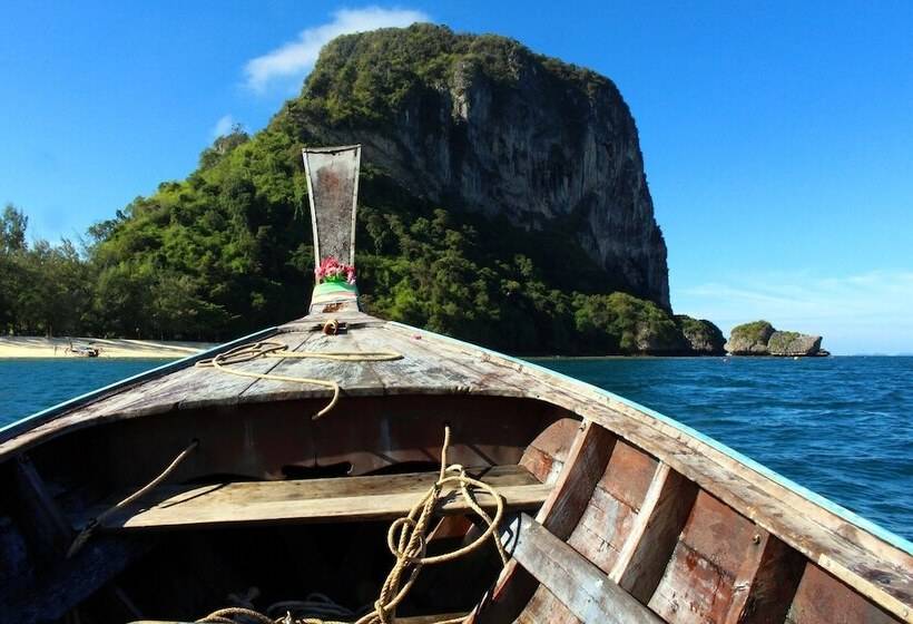 Fotos del hotel Amantra Lake View Resort:  22