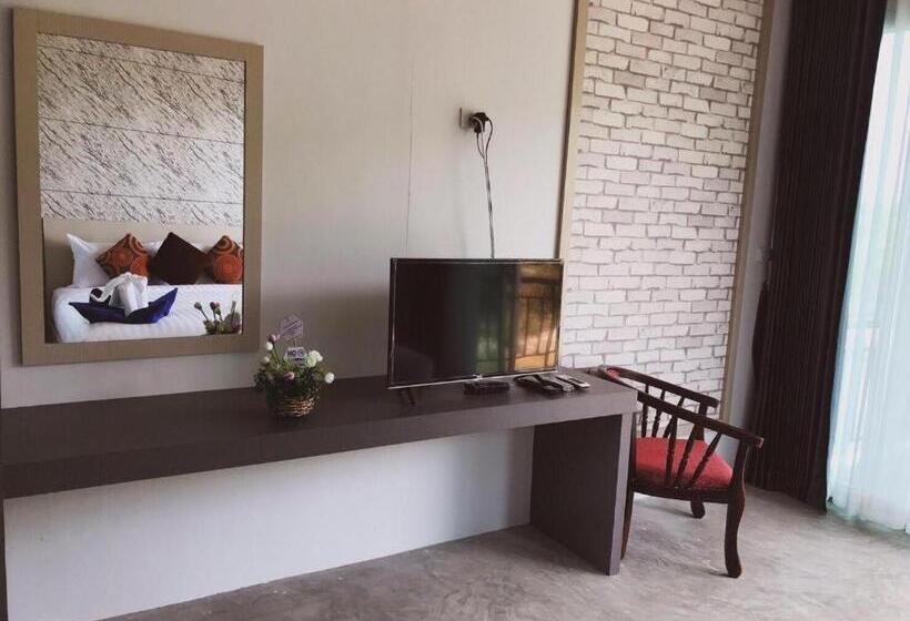 Fotos del hotel Amantra Lake View Resort:  20