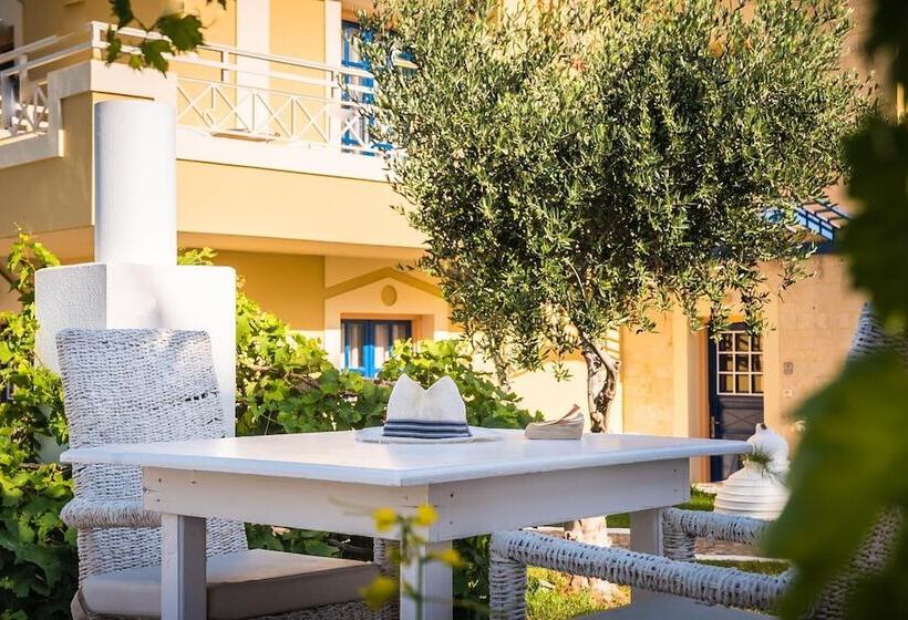 Parthenis Hotel & Suites