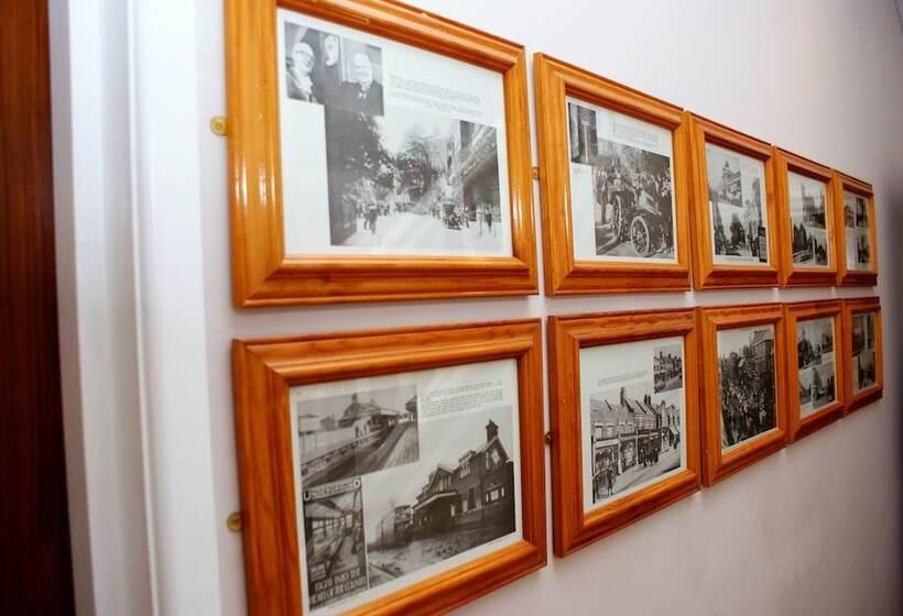 Fotos del hotel The Hindes Hotel  B&b:  4