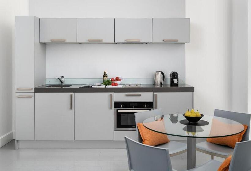 Fotos del hotel Templeton Place By Supercity Aparthotels:  5